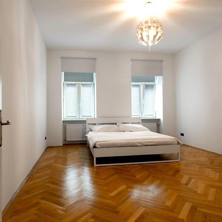 3-Bedroom Apartment In Central Відень Екстер'єр фото