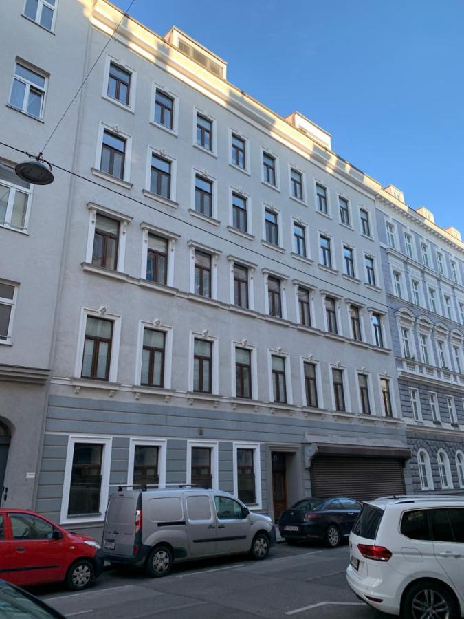 3-Bedroom Apartment In Central Відень Екстер'єр фото